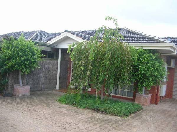 Colonial Style Homette Picture 1