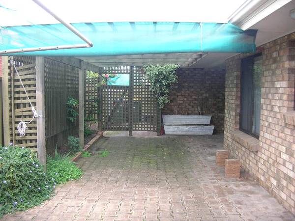 Colonial Style Homette Picture 3