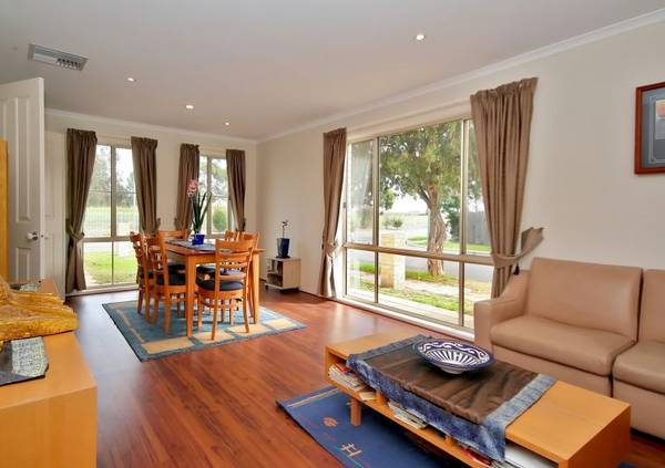 Magnificent Modern Two Storey Family Home Picture Magnificent Modern Two Storey Family Home Picture