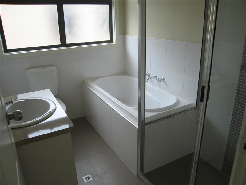 Fresh New Townhouse Living Picture 3