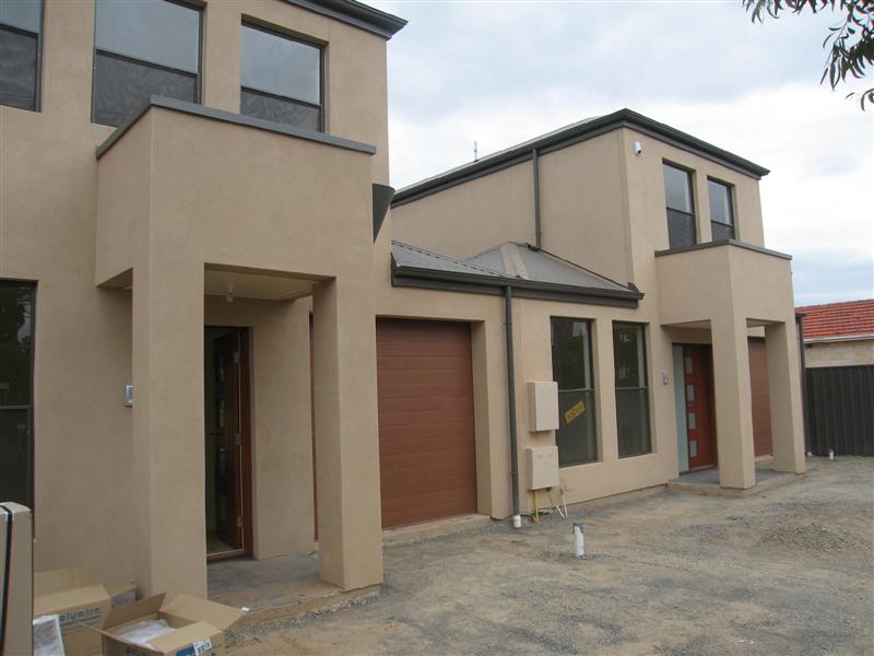 Fresh New Townhouse Living Picture 1