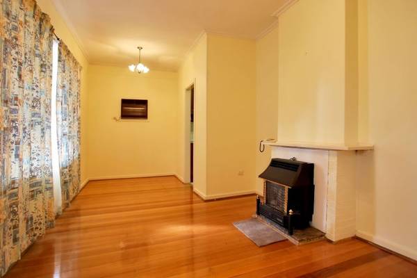 A Little Ripper......Re-released Due to Contract Failure. Picture 2