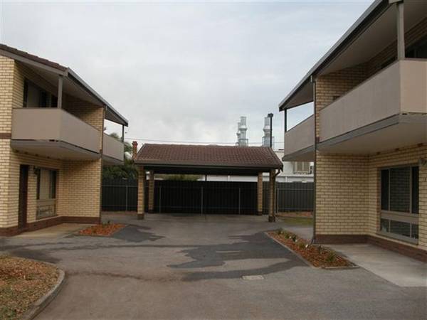 TOTALLY RENOVATED TOWNHOUSE Picture TOTALLY RENOVATED TOWNHOUSE Picture