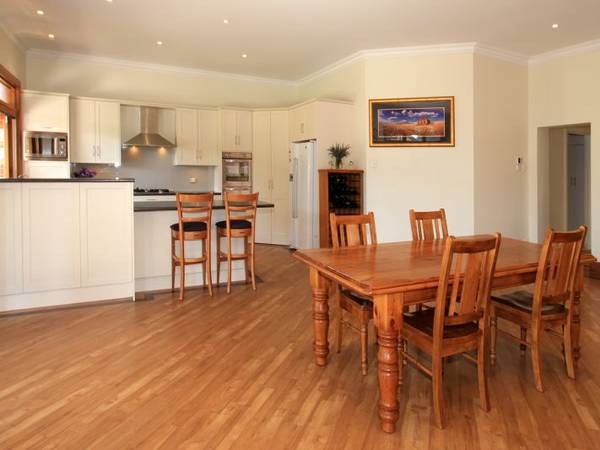 CHARACTER BUNGALOW RENOVATED & EXTENDED FOR ENTERTAINING & FAMILY LIVING Picture