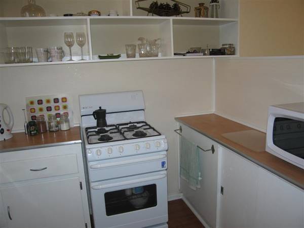 Trendy Pad - 5 Minutes Walk to Bus, Tram, Shops Picture