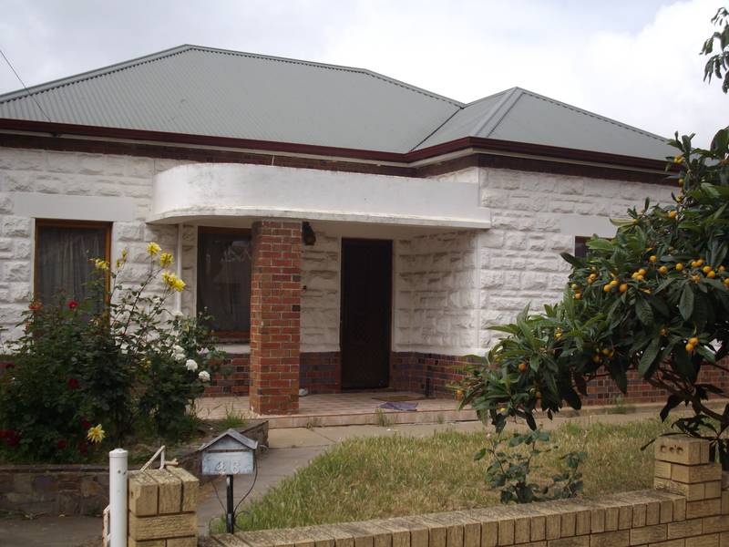 Family Home with Large Yard Picture 3