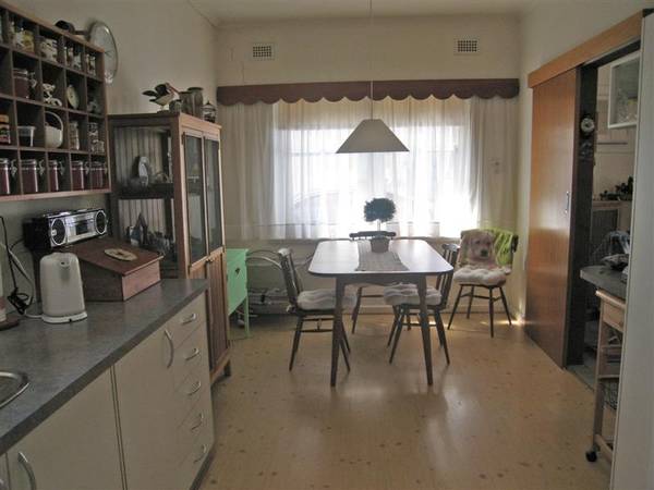 In the One Family Since 1952! Approximately 837 Square Metres Picture In the One Family Since 1952! Approximately 837 Square Metres Picture