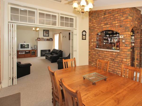 Beautiful Character Bungalow Picture 2