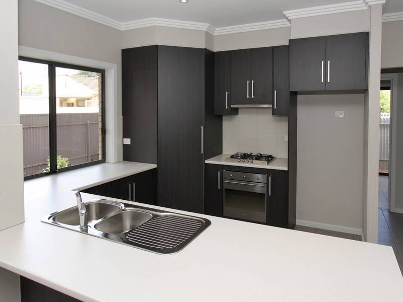 Brand New Independent Courtyard Living Picture 2