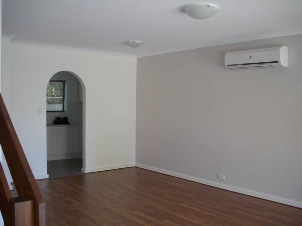 TOTALLY RENOVATED TOWNHOUSE Picture TOTALLY RENOVATED TOWNHOUSE Picture