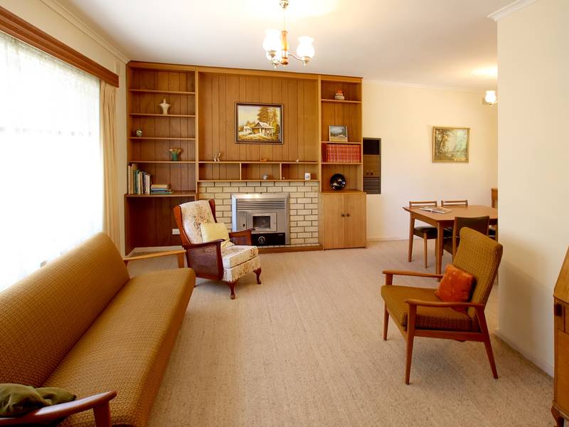 PRICE REDUCED - MUST BE SOLD Picture 2