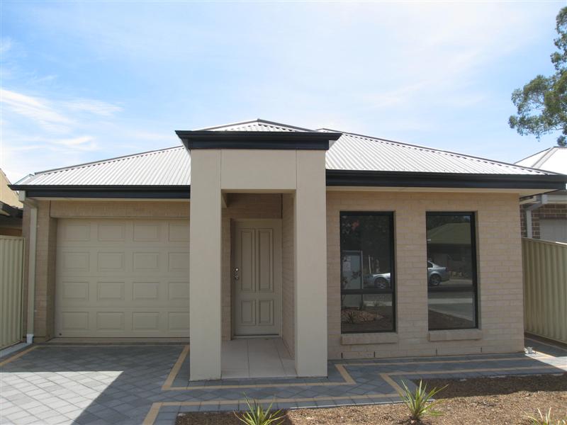 Two Freestanding Luxury New Courtyard Homes Picture 3