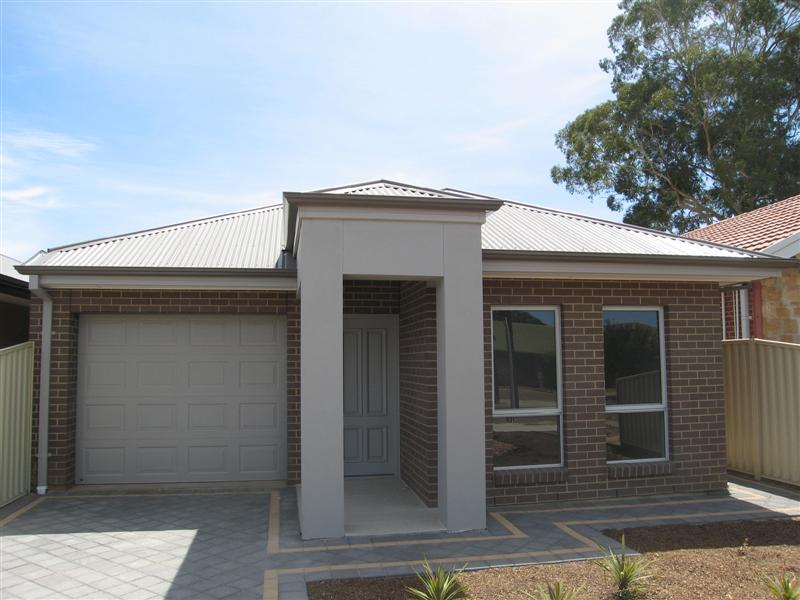 Two Freestanding Luxury New Courtyard Homes Picture 2