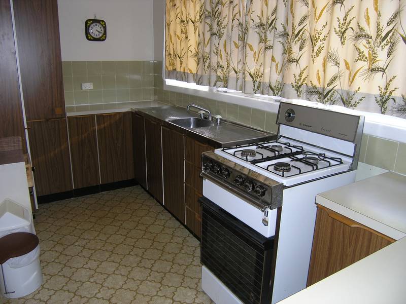 Partly Furnished! Picture 3