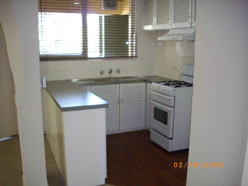 UPSTAIRS SPACIOUS APARTMENT Picture