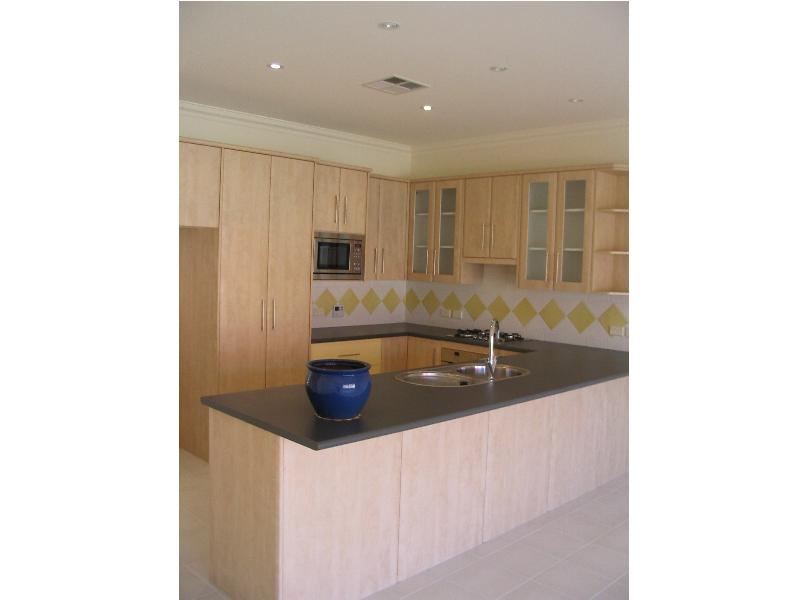 Courtyard Living by the Coast Picture 2