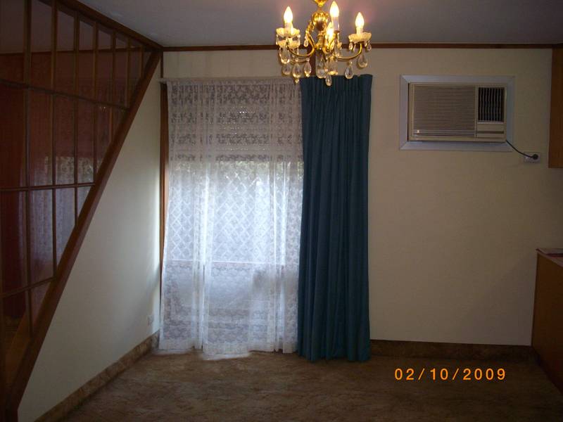 SMALL GROUP OF THREE Picture 2