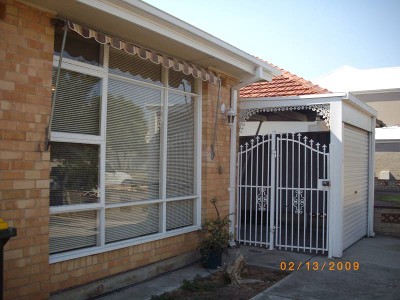 REFURBISHED 2 BEDROOM UNIT IN GREAT LOCATION! Picture