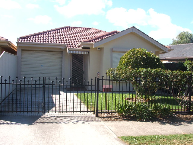 Courtyard home Picture 1