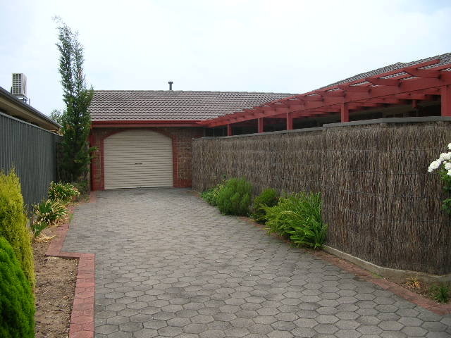 Large Unit, Small Group of Three Picture 2