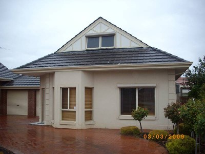 Two Bedroom Townhouse in Great Location Picture