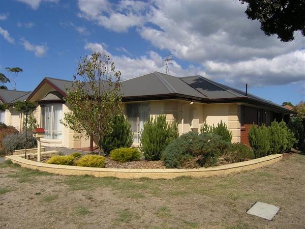 Courtyard Style Living Picture 1