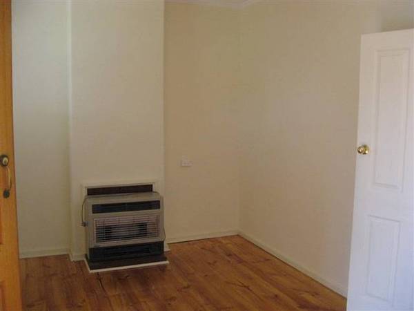 A Spacious Maisonette That Thinks It's A House! Picture 3