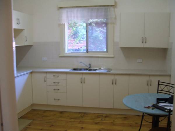 Quiet Street Picture 3