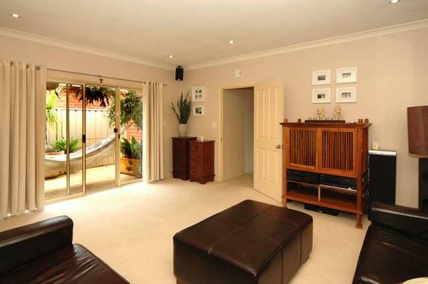 Contemporary Class with Family Appeal! Picture 3