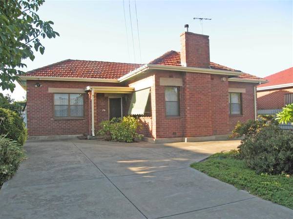 Solid as a Rock!
765m2 Allotment (approx) Picture 1