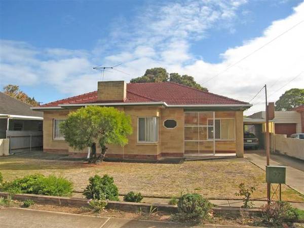 Great Location ~ Lots Of Potential. Picture 1