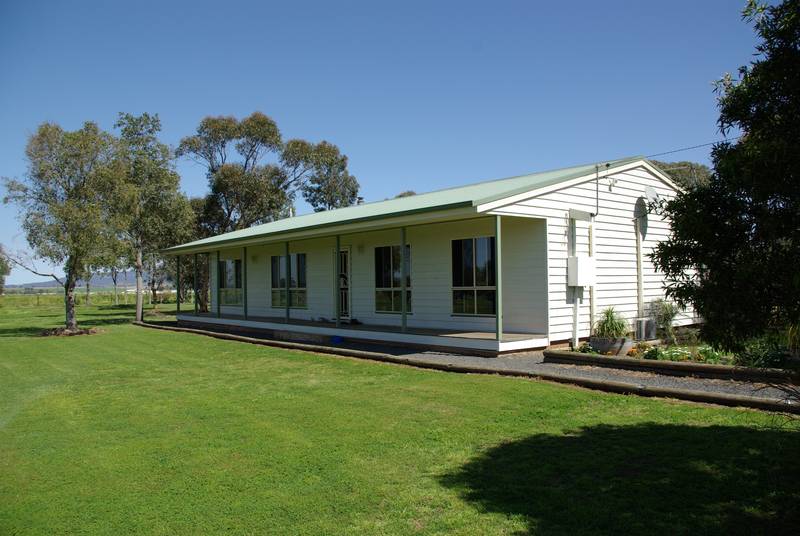 Country Life - Only Minutes To Scone CBD Picture 1