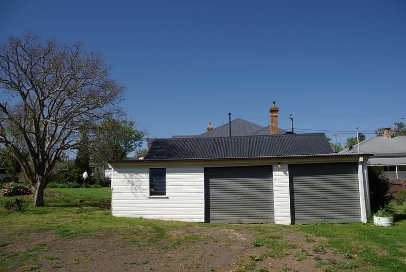 Classic Weatherboard Residence Picture 3