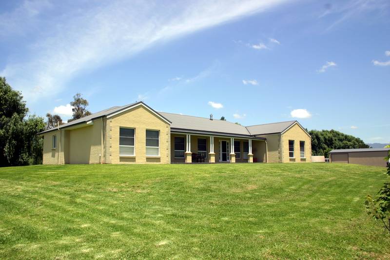 The Ultimate in Rural Living Picture 1