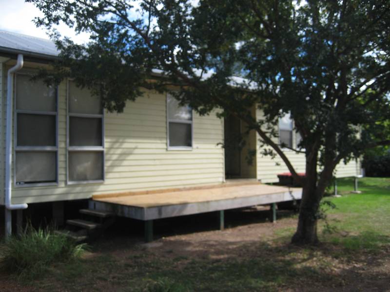 Three bedroom Unit Picture 1