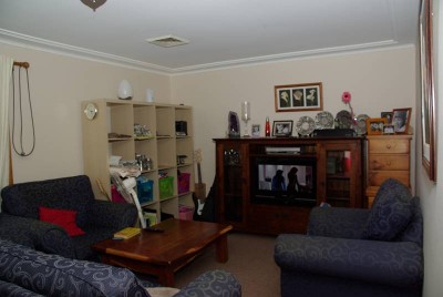 Large 1094sqm Block - First Home Buyer / Investor Picture