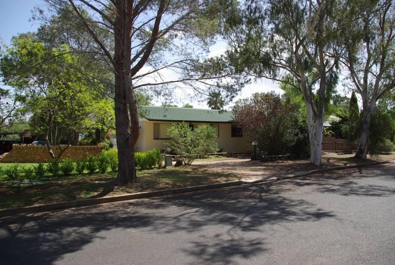 Great Entry Point! Picture 1