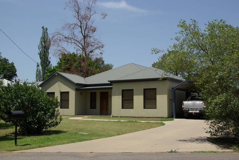 Modern Living Picture 1