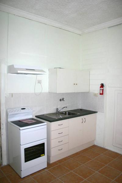 Owner says sell - all offers considered!! Picture 2