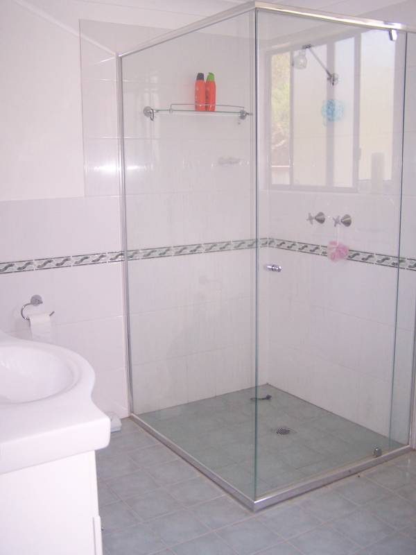 Large House on a Large Block Picture 3