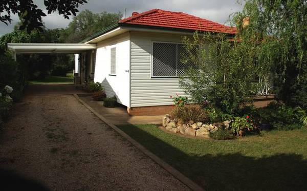 Family Home, Sure to Impress Picture 2