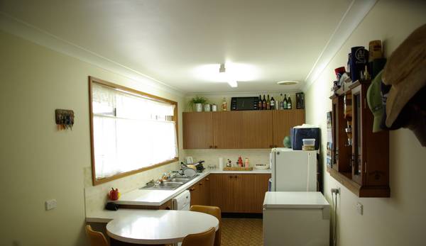 Neat & Tidy 3 Bedroom Family Home, Gould St Satur Picture 3
