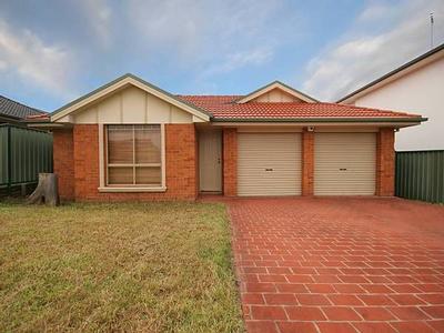 GENEROUS DOUBLE GARAGE Picture