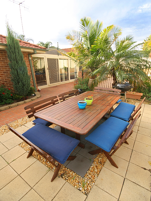 A Summer Oasis Awaits You ! Picture 2