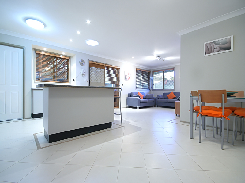 MODERN LIVING Picture 2