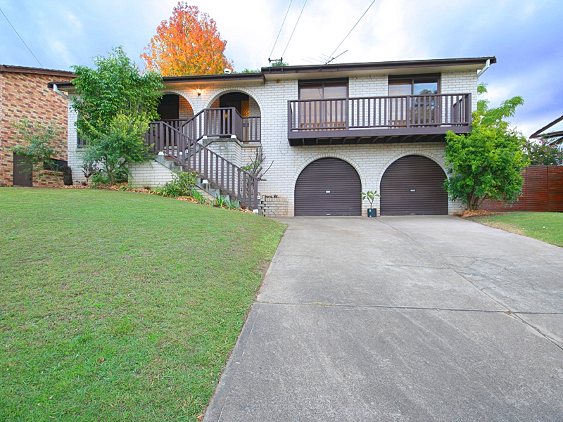 Highly Sought After Location - Great Yard For Kids Picture 1