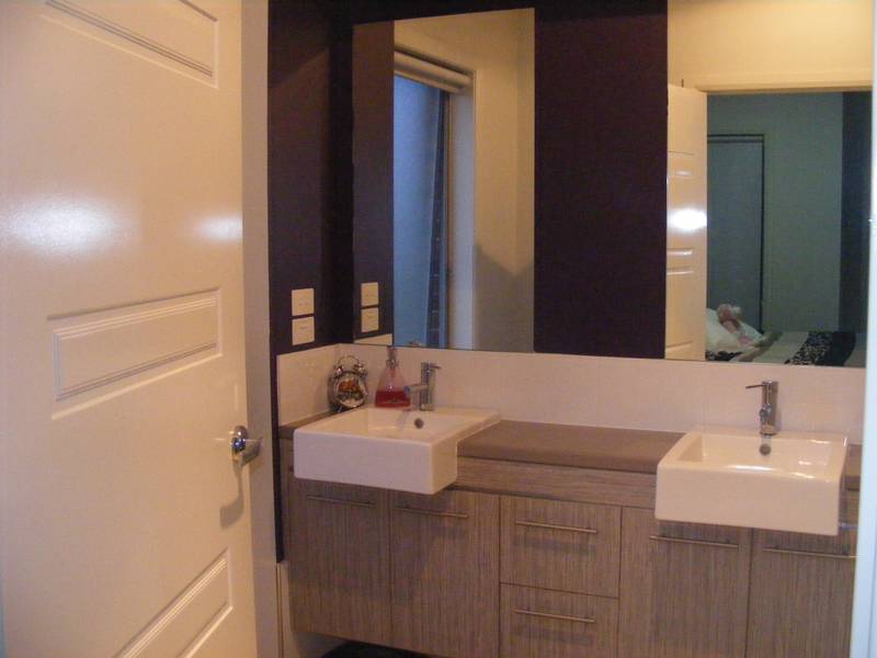 ULTRA MODERN! Picture 3