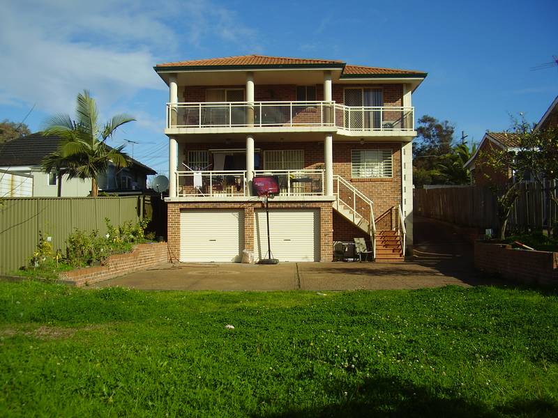 LUXURY HOME WITH CITY VIEWS Picture 2