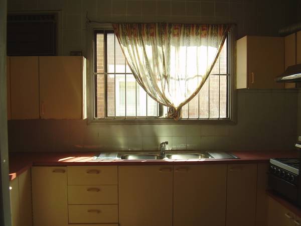 IDAEL FIRST HOME WITH POTENTIAL Picture