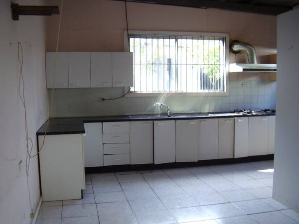 IDAEL FIRST HOME WITH POTENTIAL Picture